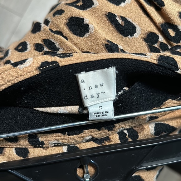 Leopard Print Skirt Size Small - Picture 3 of 3